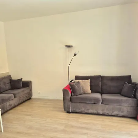 Center & 5 Min Walk! Apartamento